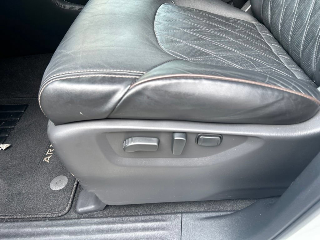 Certified 2022 Nissan Armada Platinum w/ Captain's Chairs Package RWD image 21