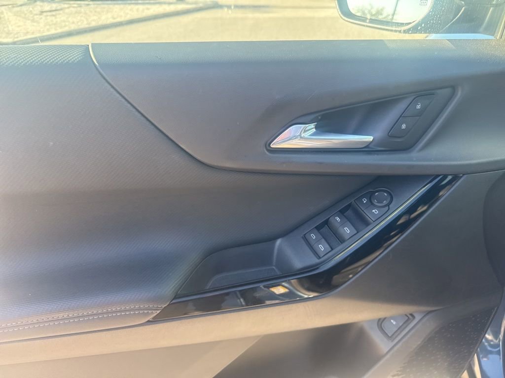 Used 2026 Chevrolet Equinox LT w/ Convenience Package II image 16