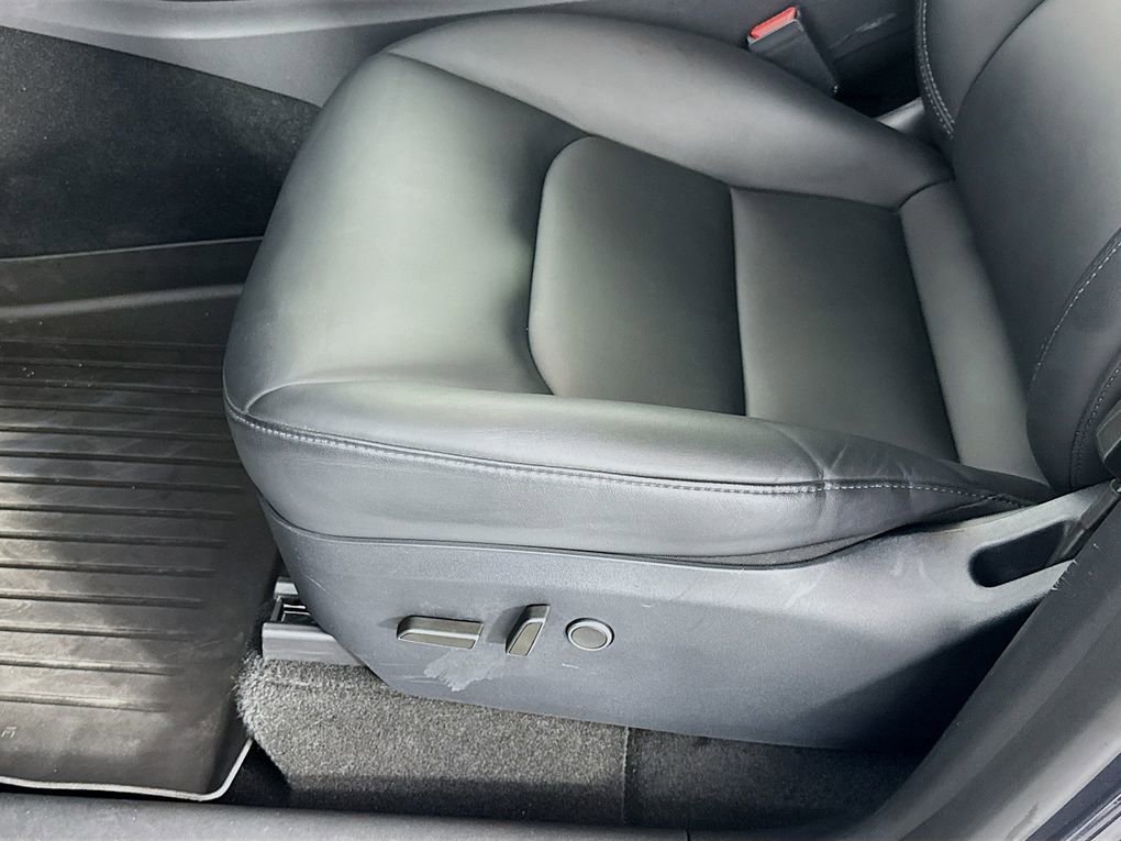 Used 2024 Tesla Model Y Long Range image 17