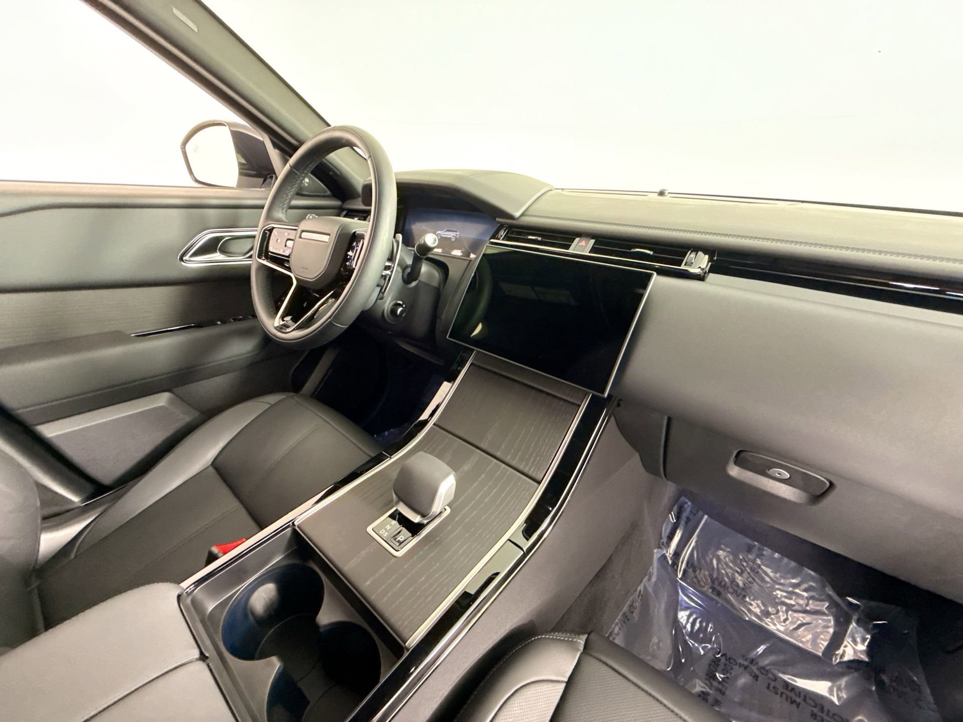 Used 2026 Land Rover Range Rover Velar Dynamic SE image 25