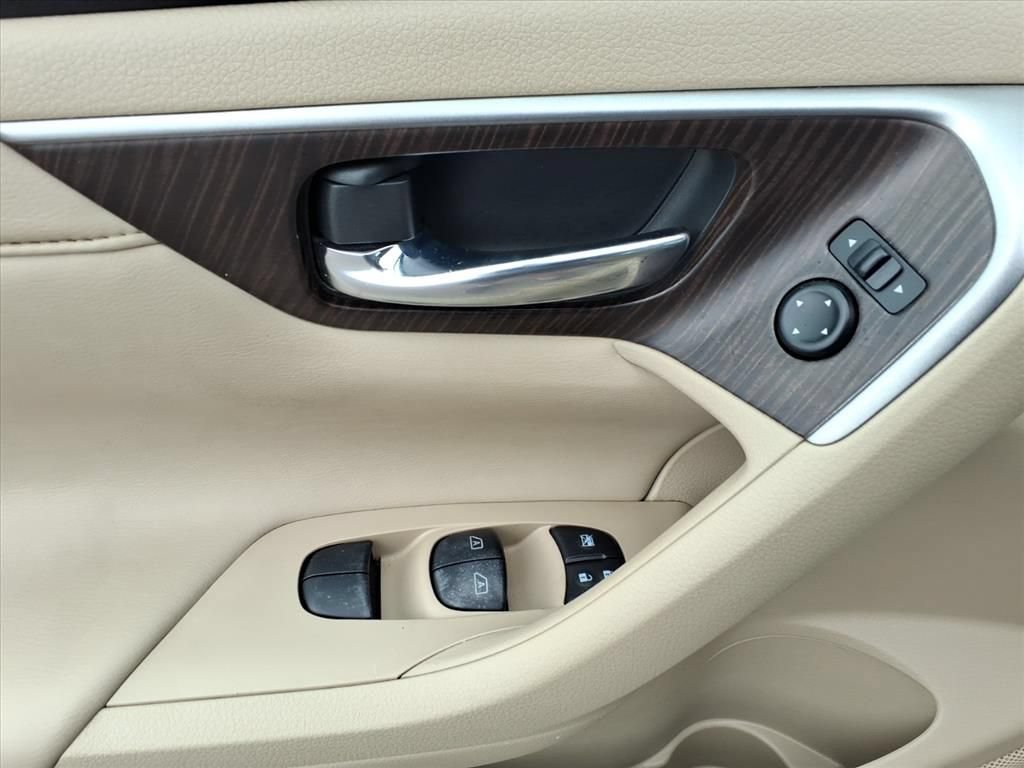 Used 2013 Nissan Altima 2.5 SL w/ 2.5 Moonroof Pkg FWD image 20