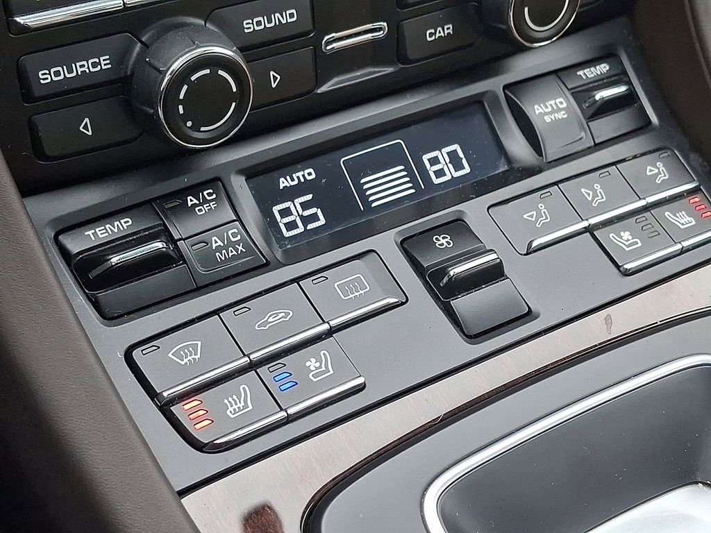 Used 2016 Porsche 911 Turbo image 16