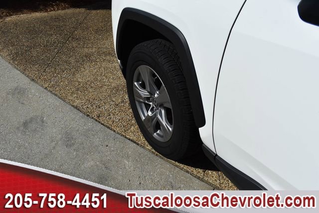 Used 2024 Toyota RAV4 XLE FWD image 16