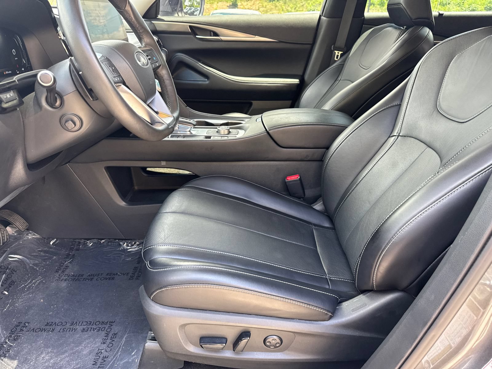 Used 2024 INFINITI QX60 Luxe w/ Cargo Package FWD image 9