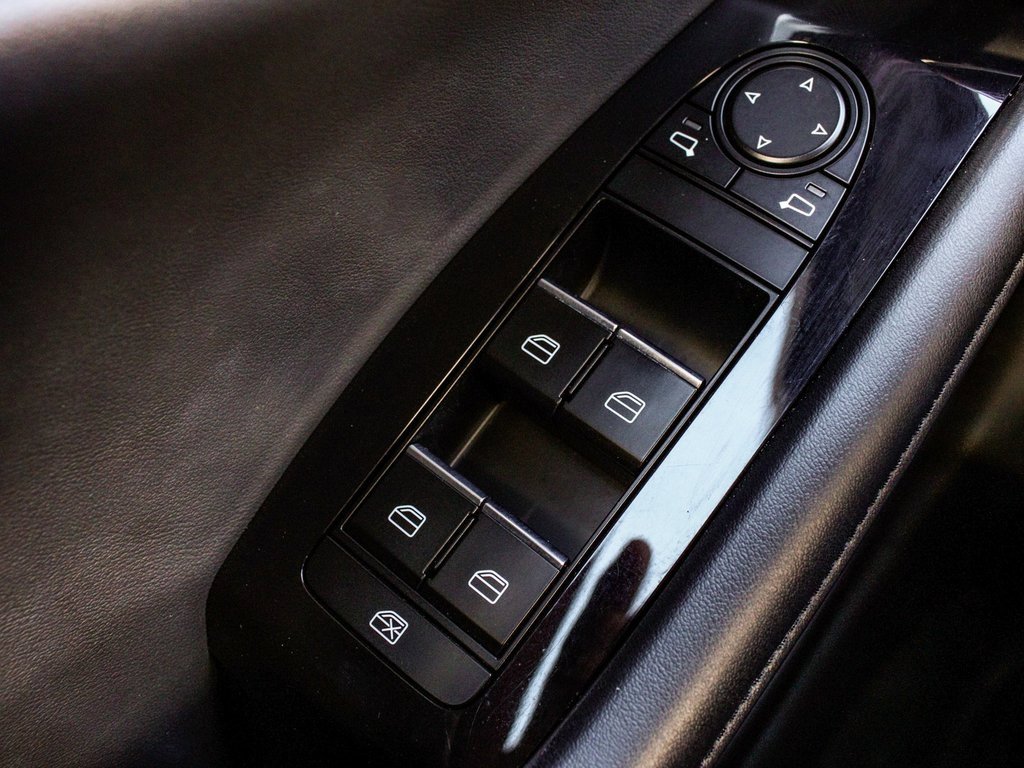 Used 2022 MAZDA MAZDA3 s image 10