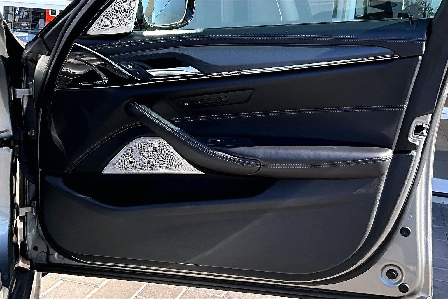 Used 2018 BMW M5 w/ Executive Package image 24