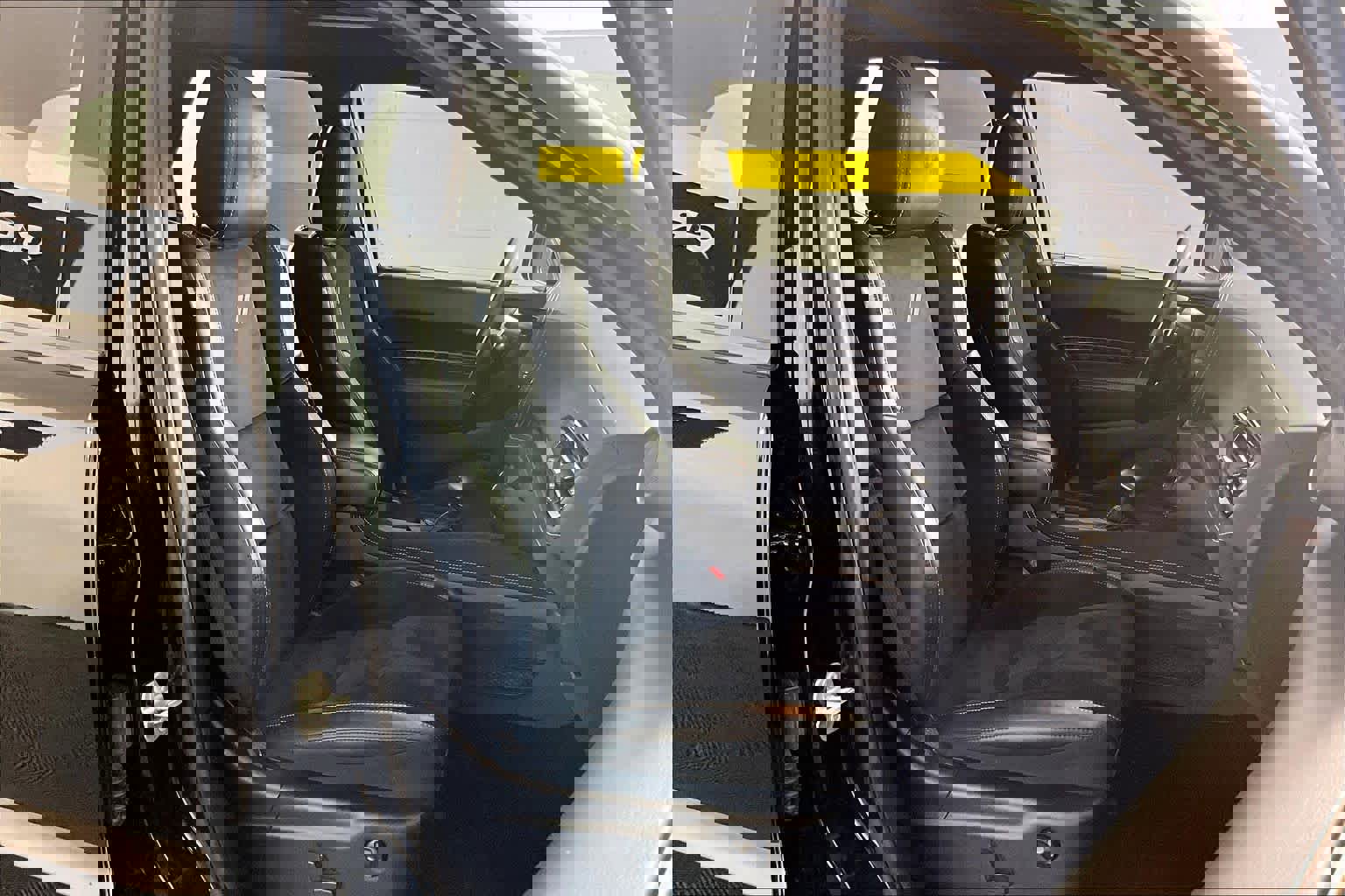 Used 2023 Dodge Durango R/T w/ Hemi Orange Plus Package RWD image 9