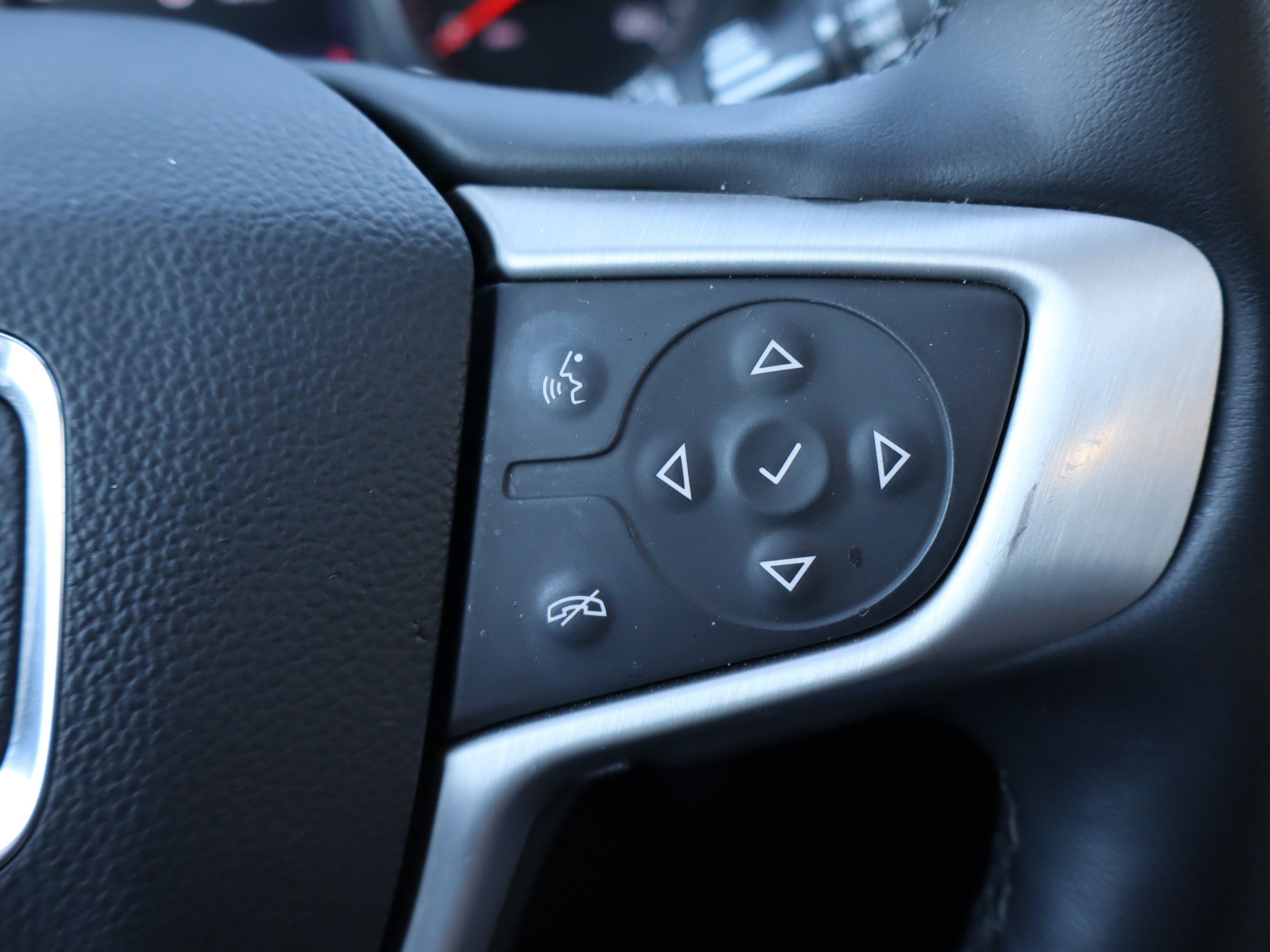 Certified 2024 GMC Terrain SLT image 20