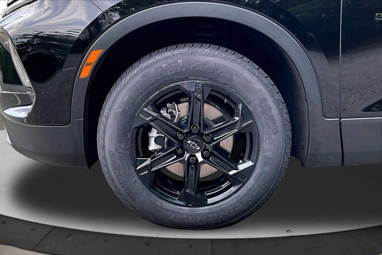 Used 2023 Chevrolet Blazer LT w/ Midnight/Sport Edition FWD image 31