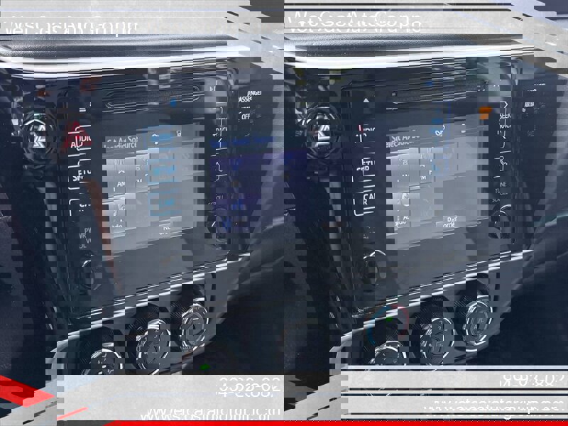 Used 2017 Toyota Corolla L w/ Carpet Mat Package (TMS) FWD image 18