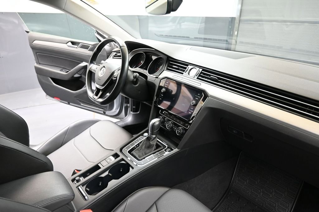 Used 2019 Volkswagen Arteon SE FWD image 12