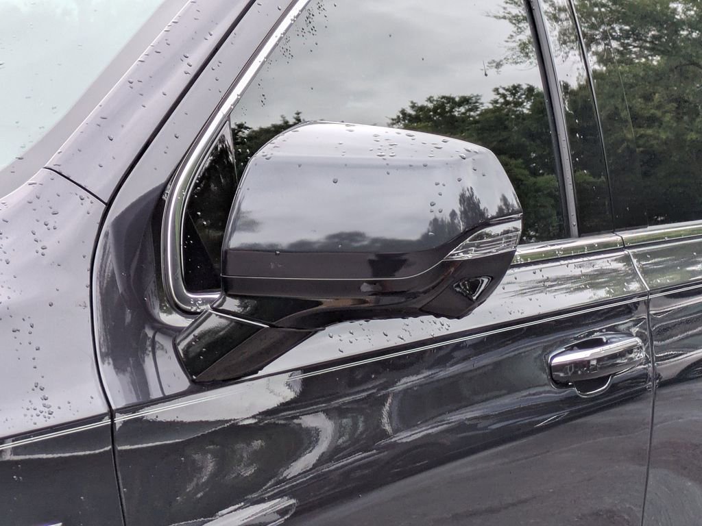 Certified 2025 Cadillac Escalade Premium Luxury Platinum w/ LPO, Radiant Package RWD image 12