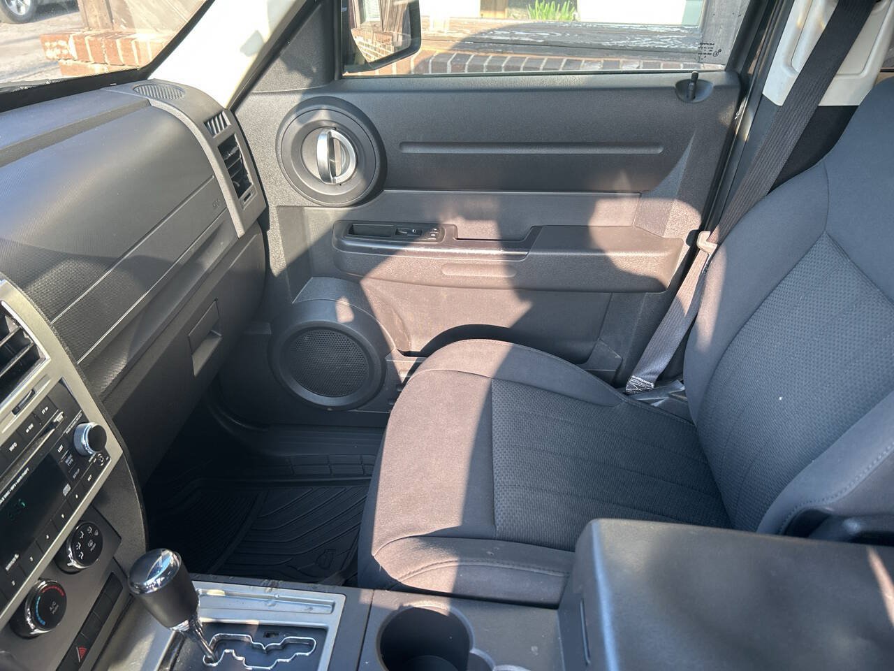 Used 2011 Dodge Nitro Heat AWD/4WD image 11