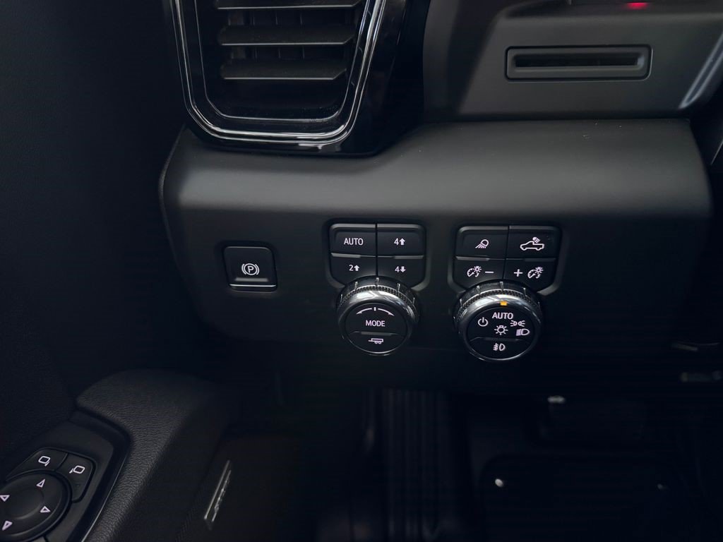 Certified 2025 GMC Sierra 2500 AT4 AWD/4WD image 21