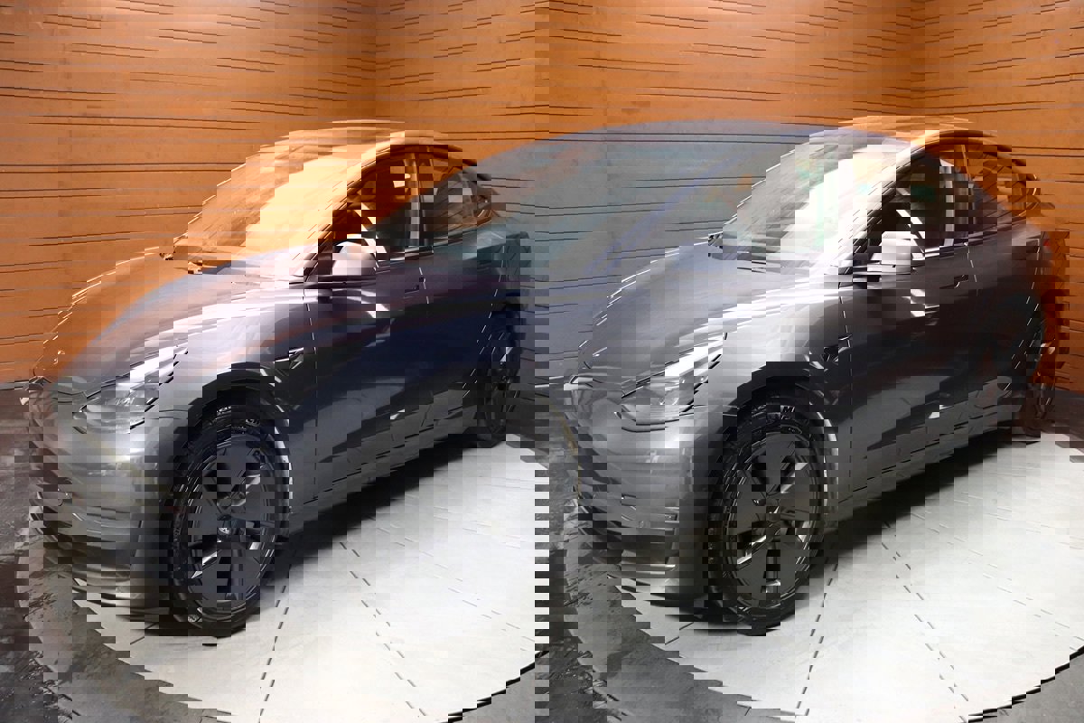 Used 2023 Tesla Model 3 Standard Range image 8