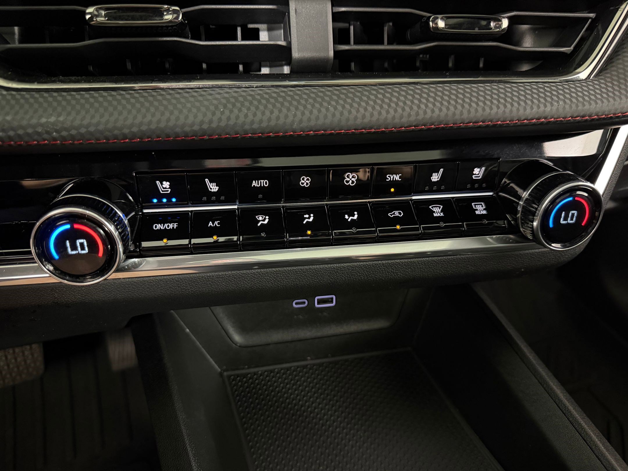 Used 2025 Chevrolet Equinox RS w/ Safety and Technology Package FWD image 22