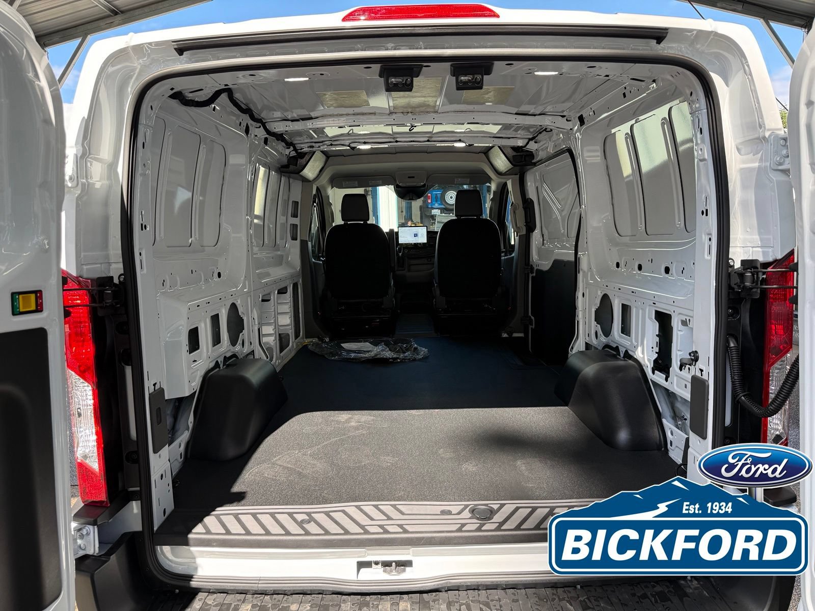 New 2026 Ford Transit 150 Low Roof RWD image 8