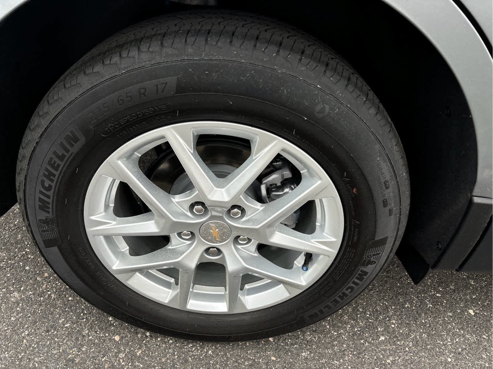 Certified 2024 Chevrolet Equinox LT w/ LPO, Floor Liner Package FWD image 23