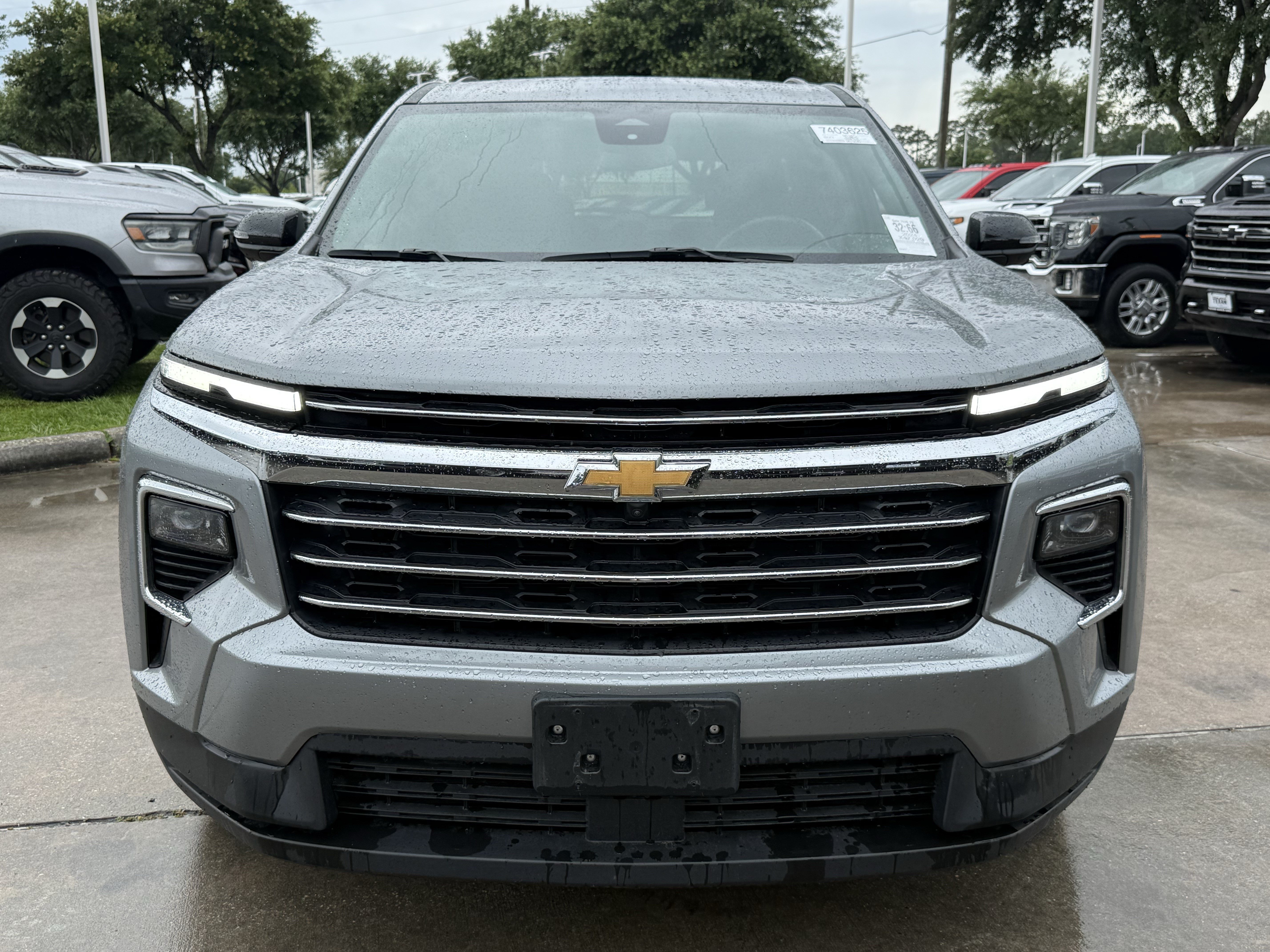 Used 2024 Chevrolet Traverse LT FWD image 10