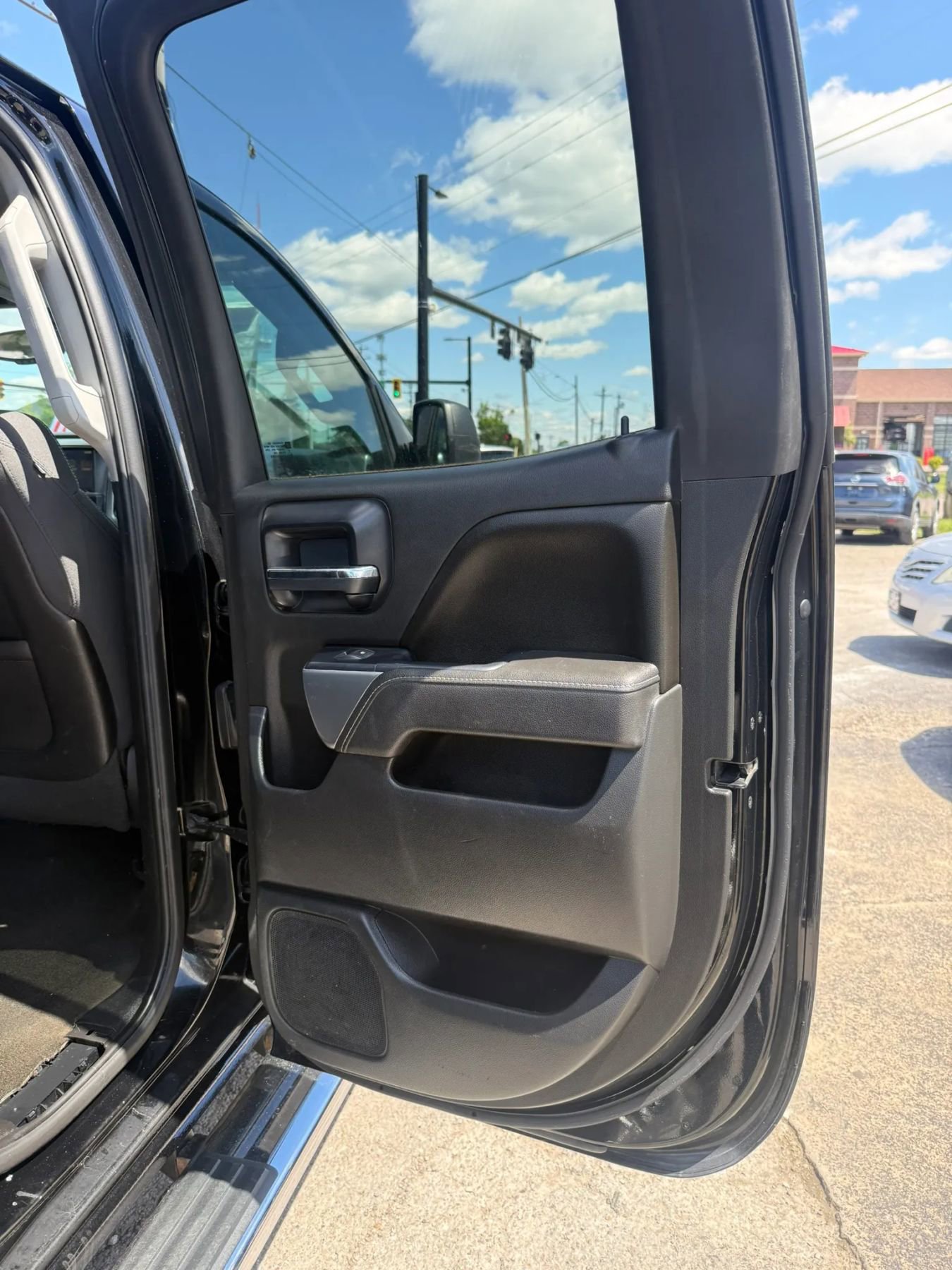 Used 2015 Chevrolet Silverado 2500 LT w/ LT Convenience Package AWD/4WD image 18