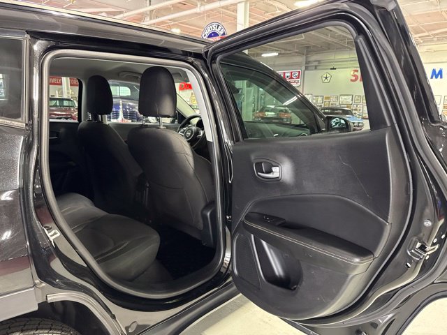 Used 2018 Jeep Compass Sport w/ Tech Group AWD/4WD image 40