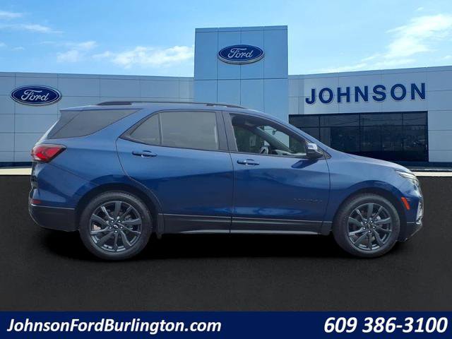 Used 2023 Chevrolet Equinox RS w/ RS Leather Package FWD image 2