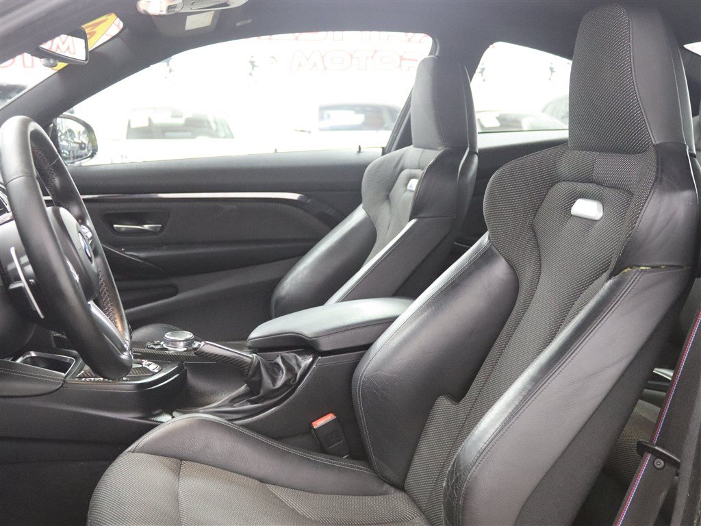 Used 2017 BMW M4 Coupe RWD image 31