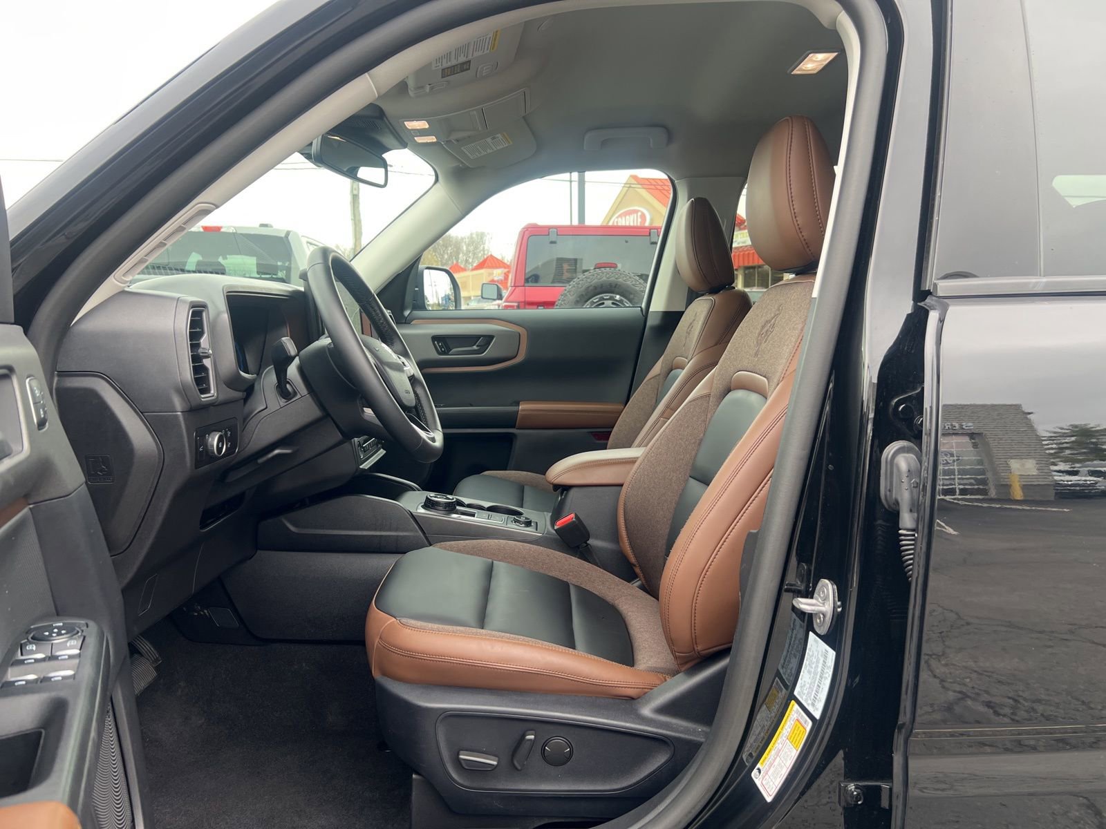 Used 2025 Ford Bronco Sport Outer Banks w/ Outer Banks Tech Package+ image 24