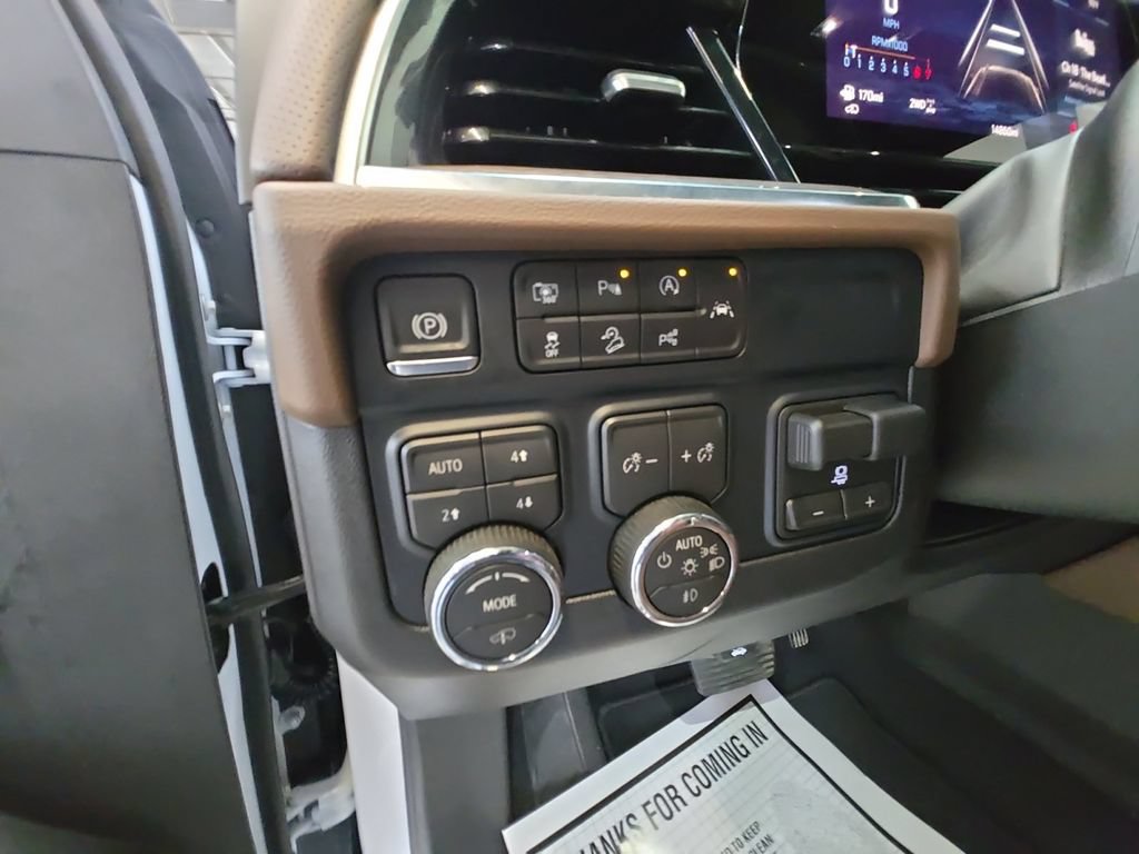 Certified 2026 Chevrolet Tahoe High Country AWD/4WD image 32