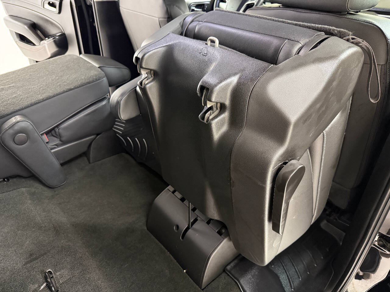 Used 2018 Chevrolet Tahoe LT RWD image 26