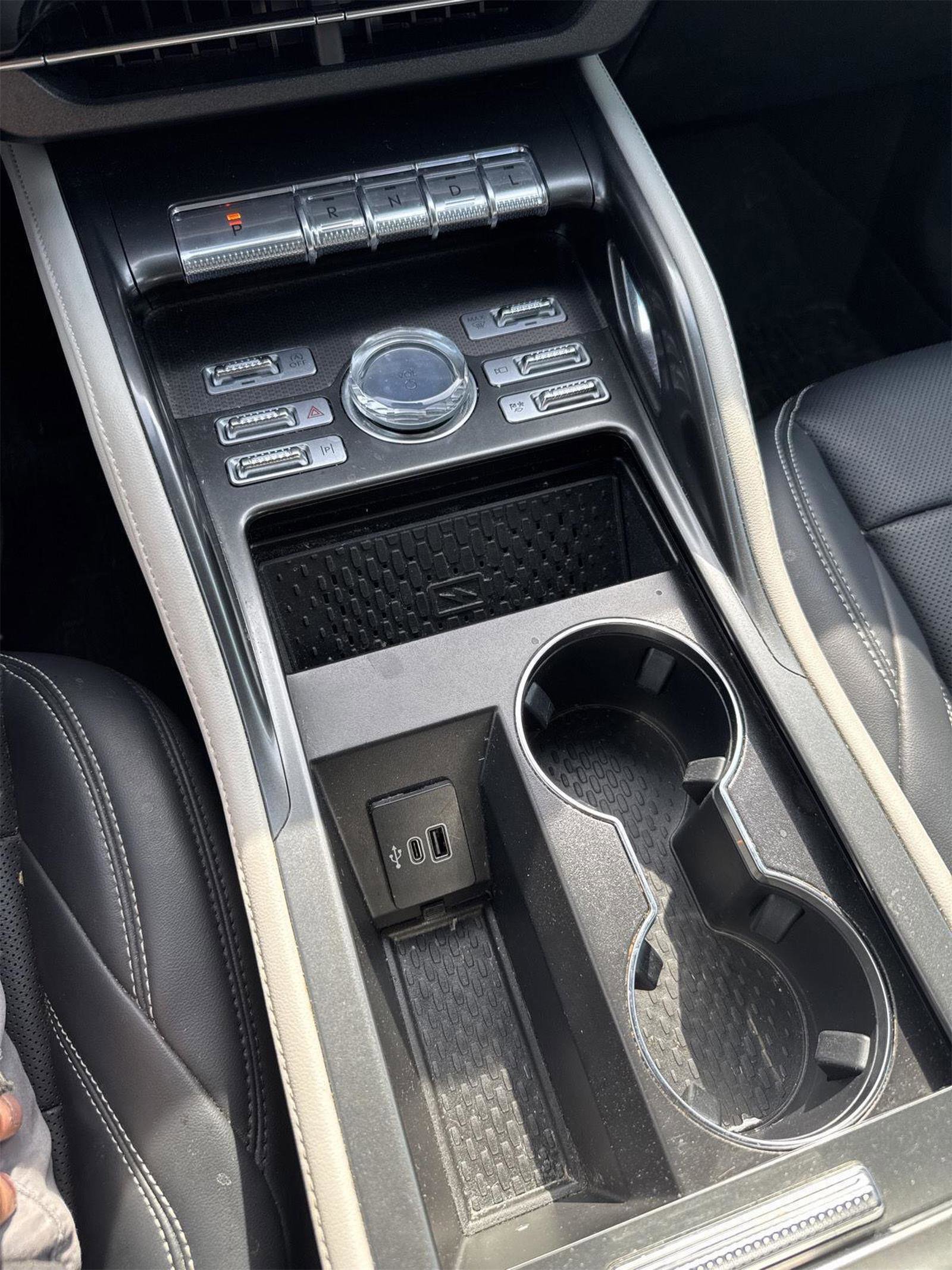 Used 2024 Lincoln Nautilus Premier image 22