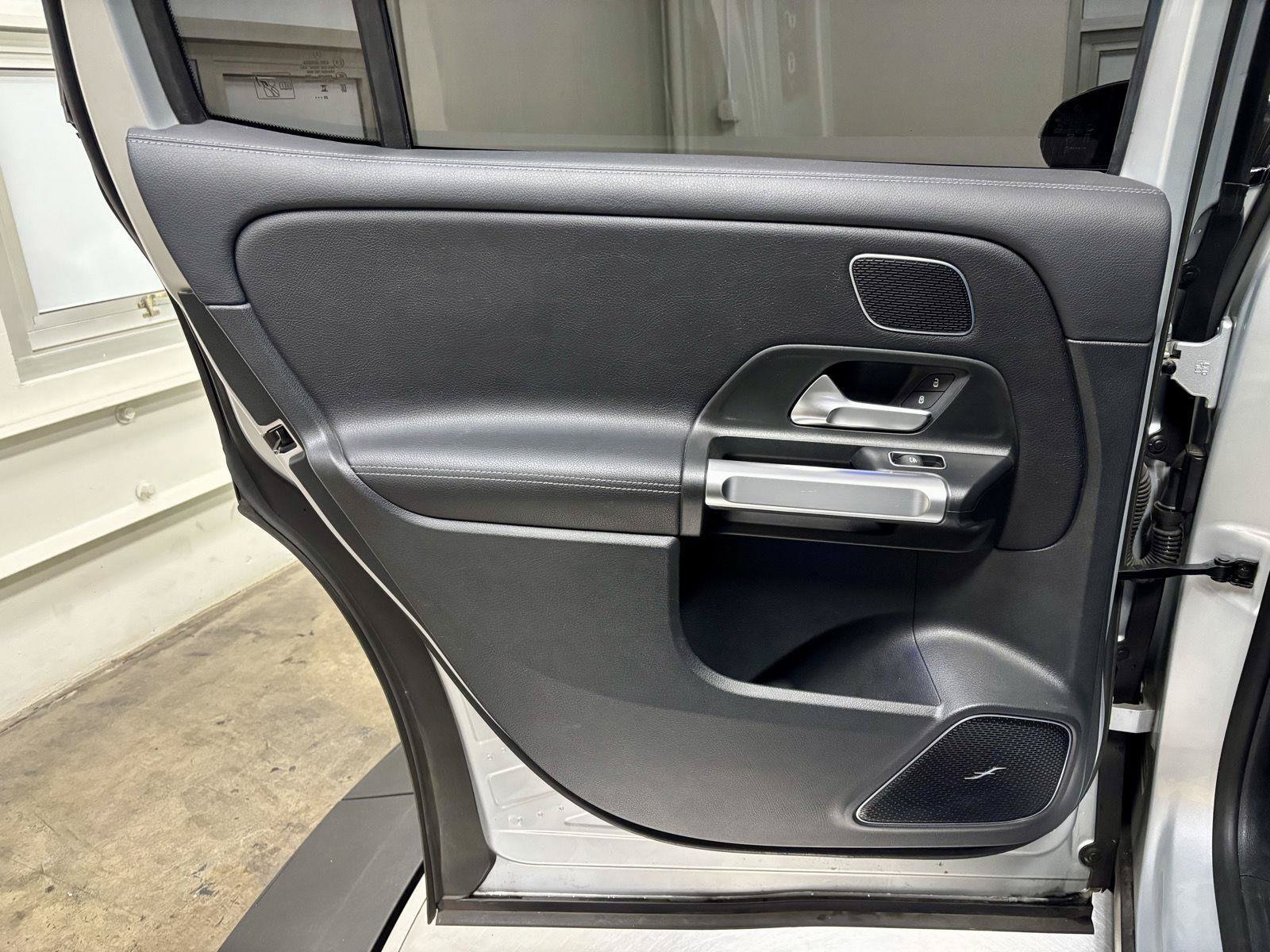 Used 2024 Mercedes-Benz GLB 35 AMG 4MATIC image 23