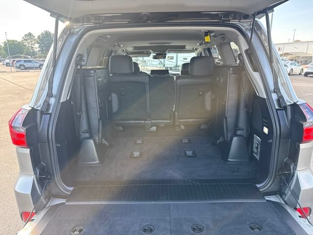 Used 2018 Lexus LX 570 4WD w/ Luxury Package image 19