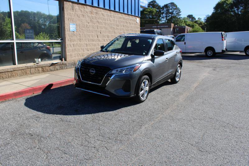 Used 2023 Nissan Kicks S FWD image 3