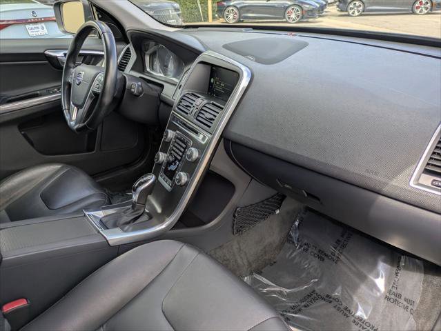 Used 2016 Volvo XC60 T5 Platinum w/ Protection Package FWD image 27