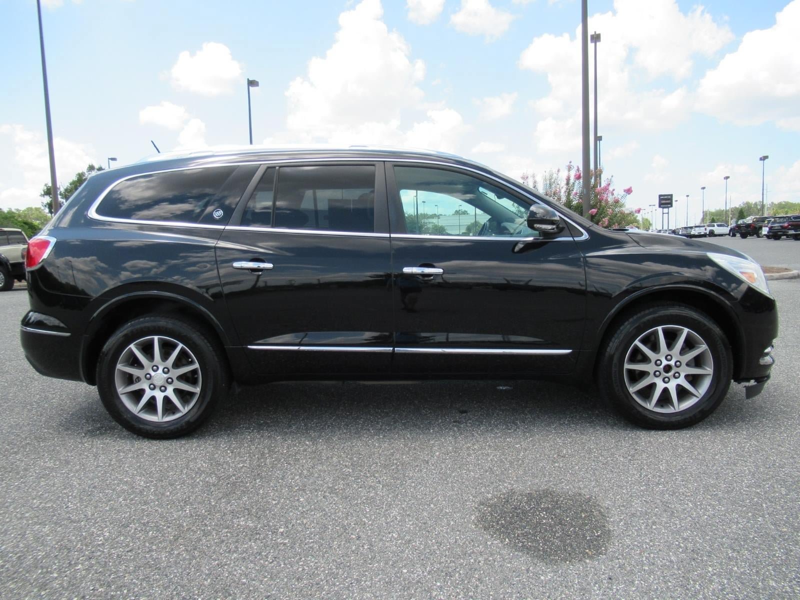 Used 2016 Buick Enclave Convenience FWD image 2