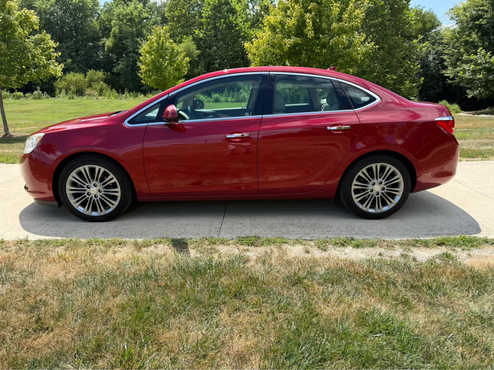 Used 2012 Buick Verano Leather FWD image 3