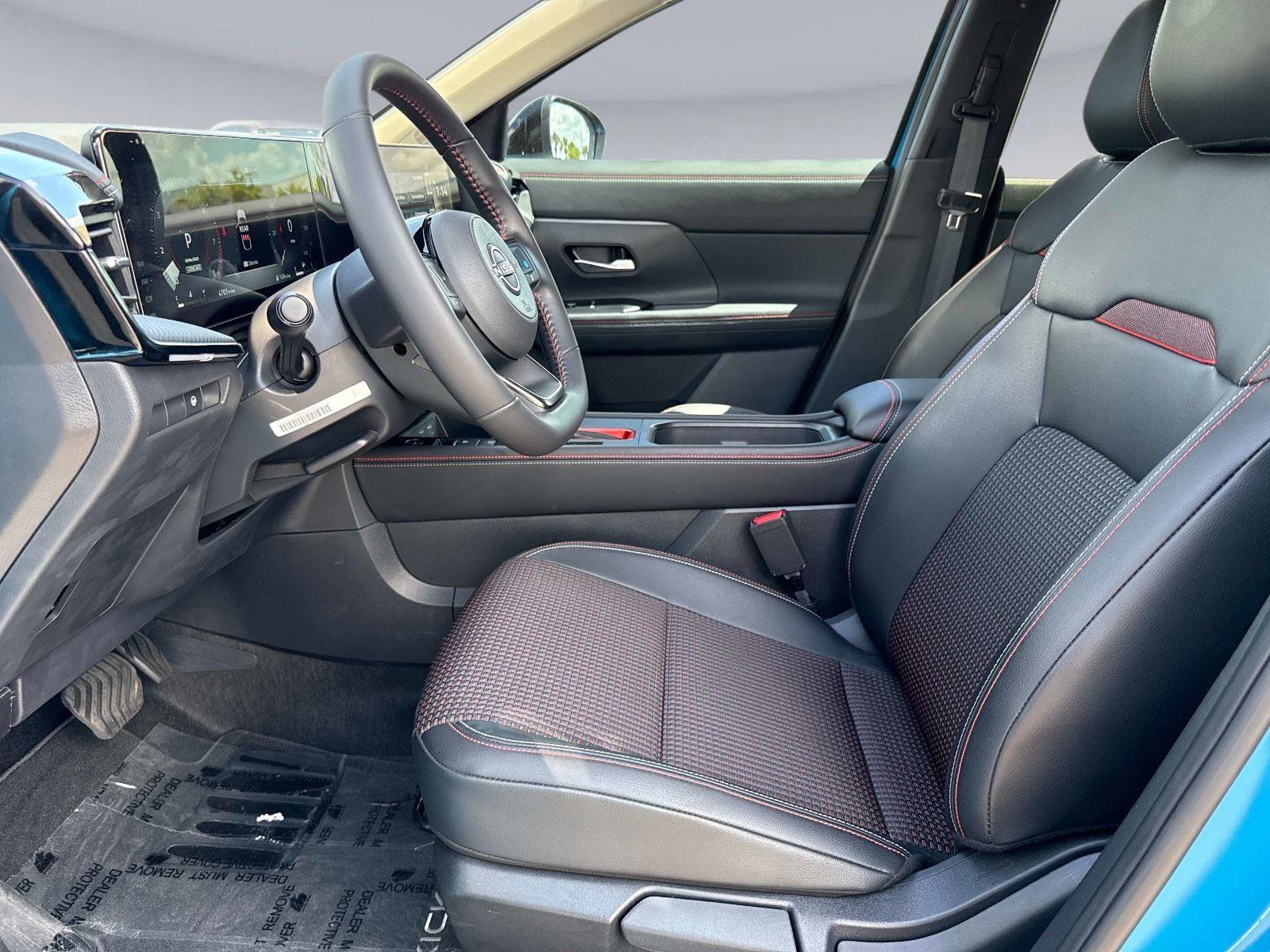 Used 2025 Nissan Kicks SR AWD/4WD image 19