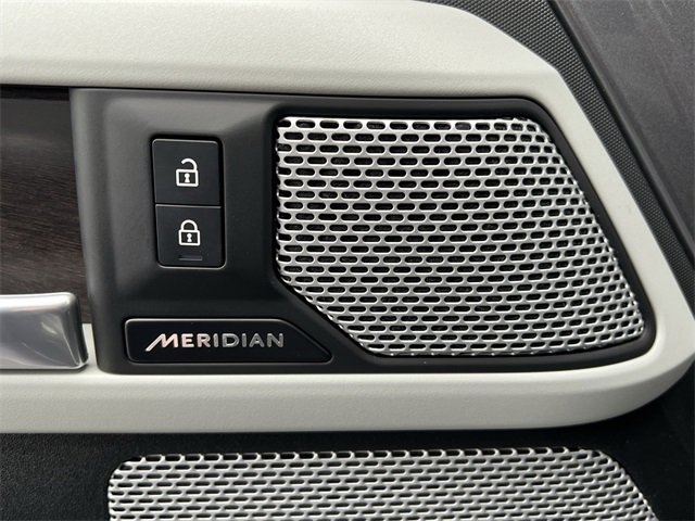 Used 2024 Land Rover Defender 130 S image 17