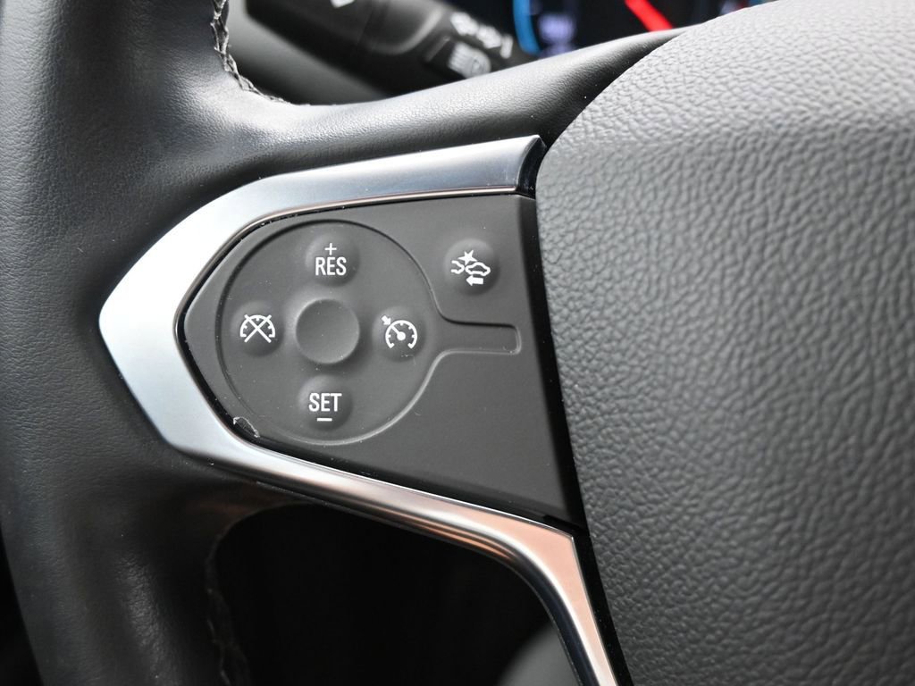 Used 2023 Chevrolet Traverse LT image 32