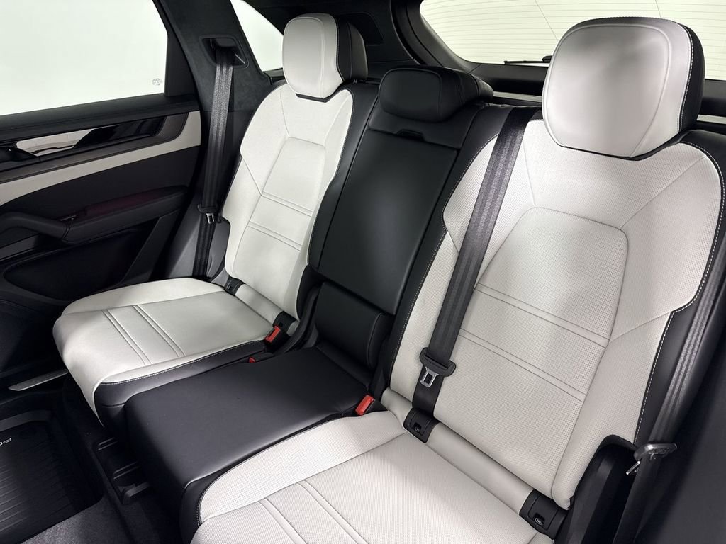 New 2026 Porsche Cayenne GTS image 22