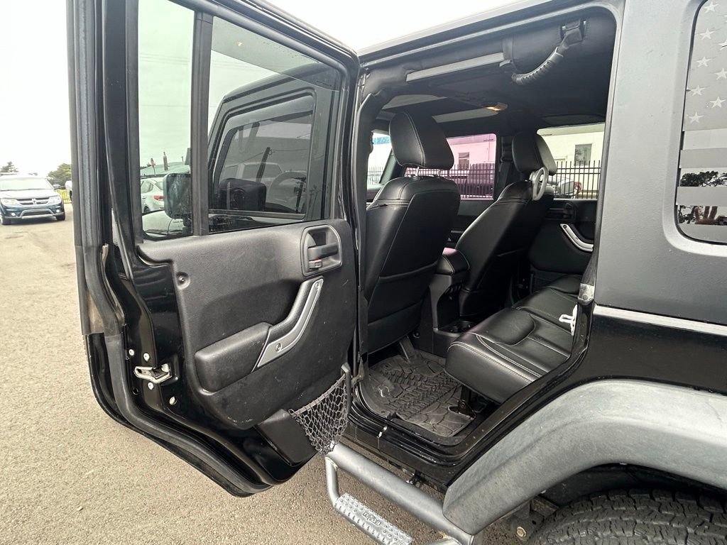 Used 2015 Jeep Wrangler Unlimited Rubicon AWD/4WD image 26