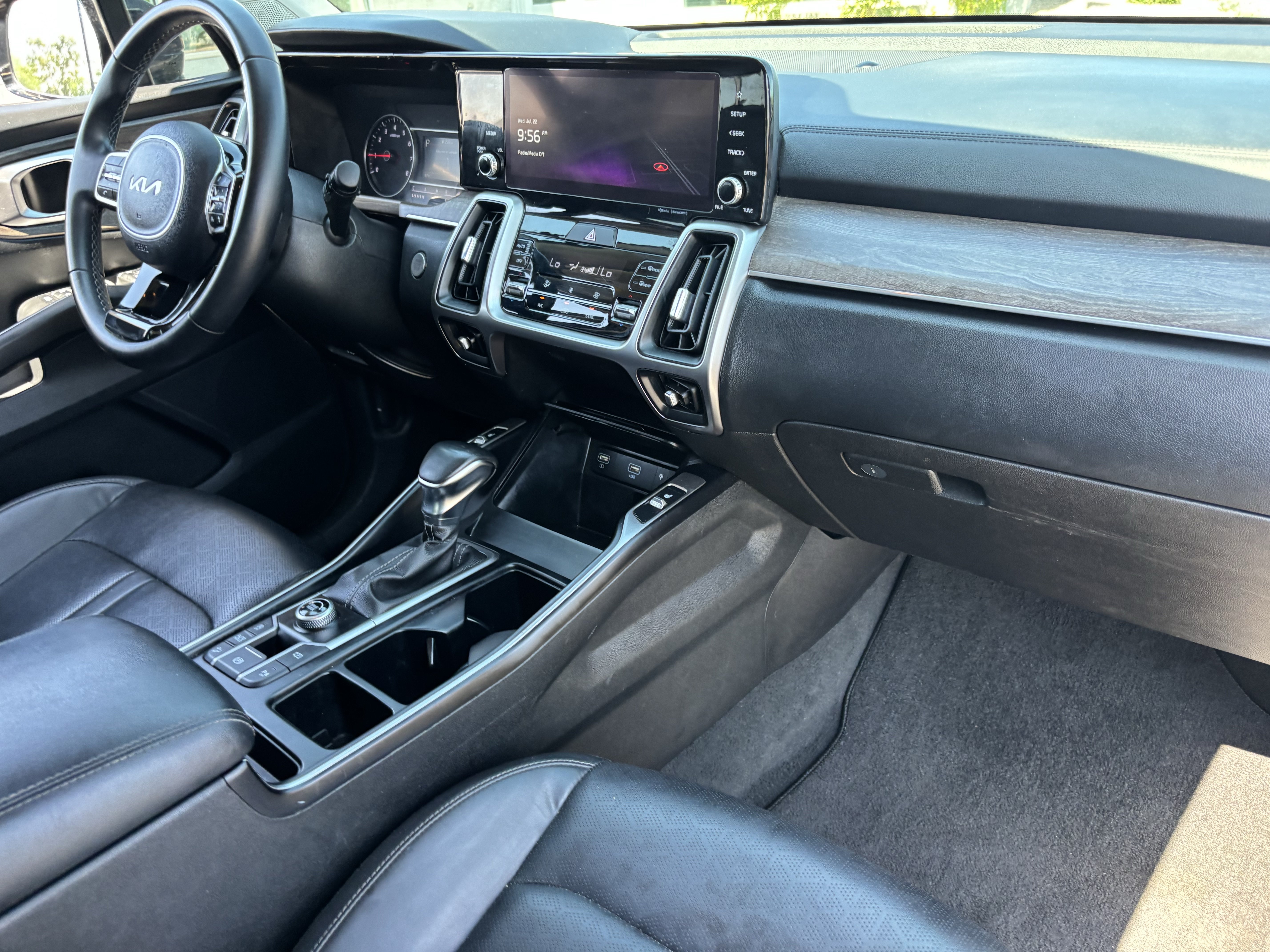 Certified 2022 Kia Sorento EX FWD image 10