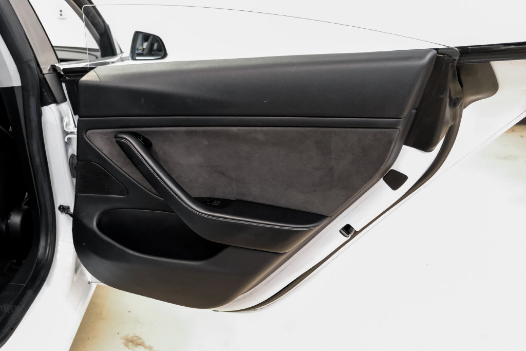 Used 2018 Tesla Model 3 Long Range RWD image 37