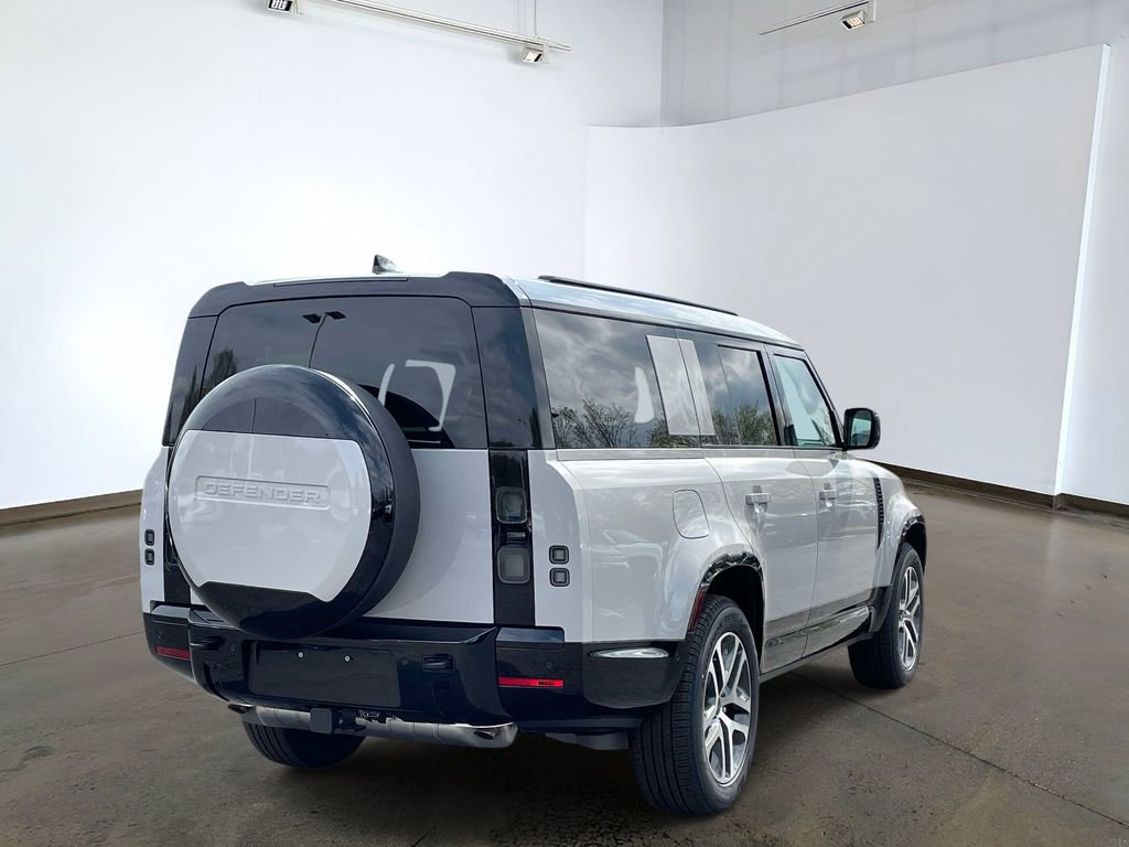 New 2026 Land Rover Defender 130 X-Dynamic SE AWD/4WD image 4