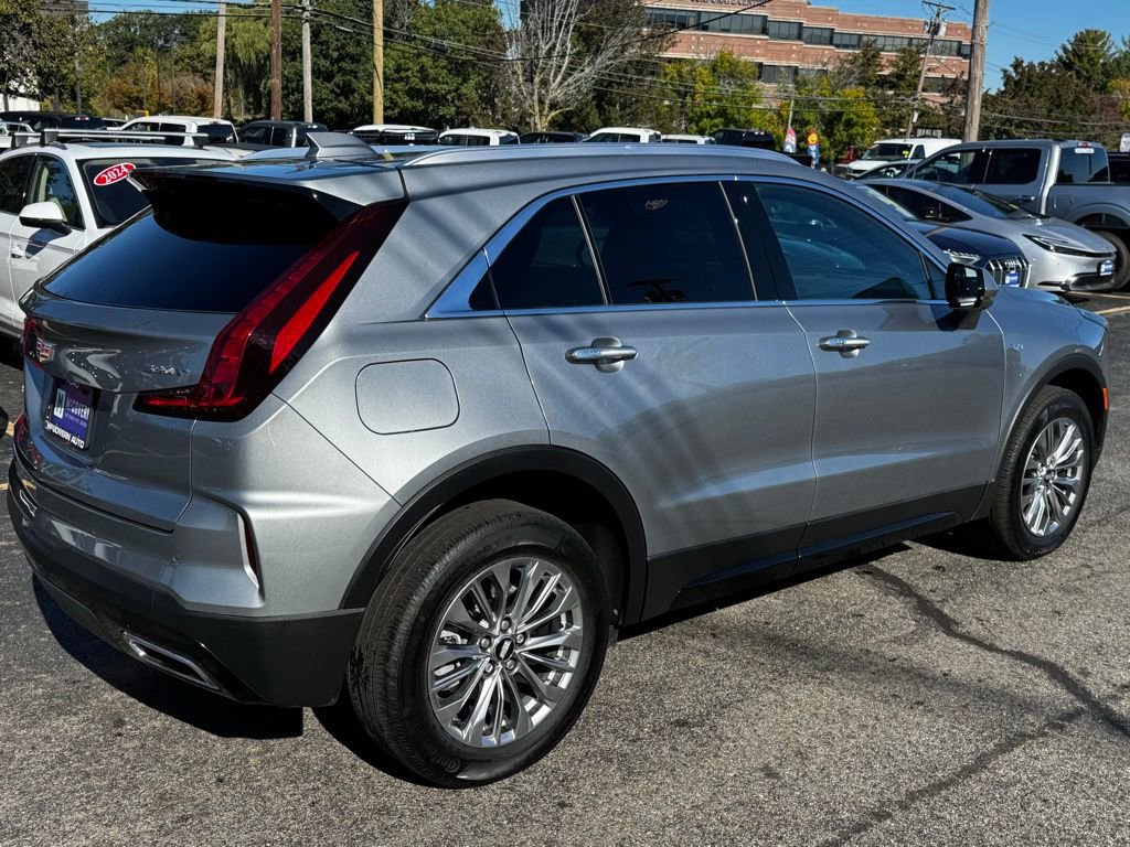 Used 2025 Cadillac XT4 Premium Luxury image 11