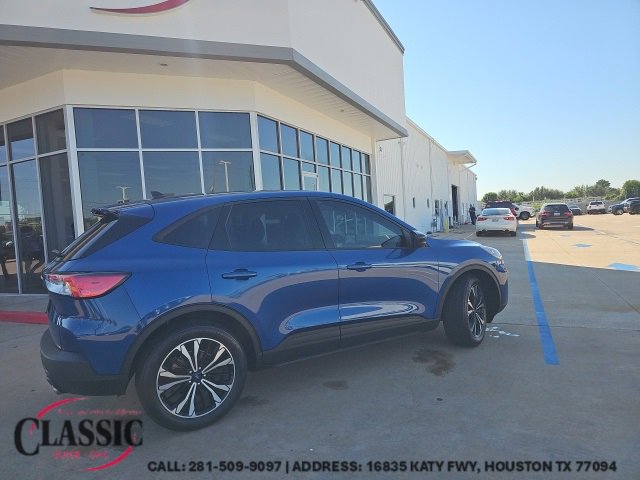 Used 2022 Ford Escape SE w/ SE Sport Appearance Package