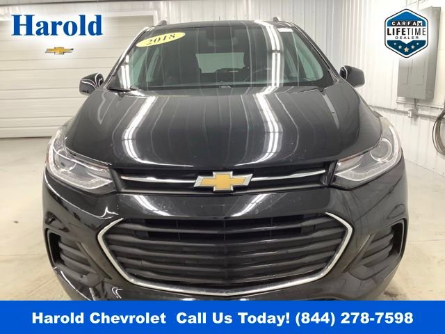 Used 2018 Chevrolet Trax LT w/ LT Convenience Package image 2