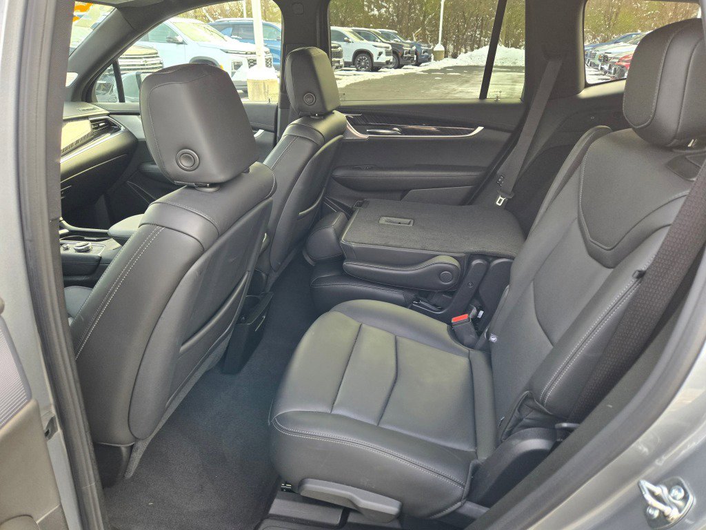 Certified 2025 Cadillac XT6 Premium Luxury FWD image 18