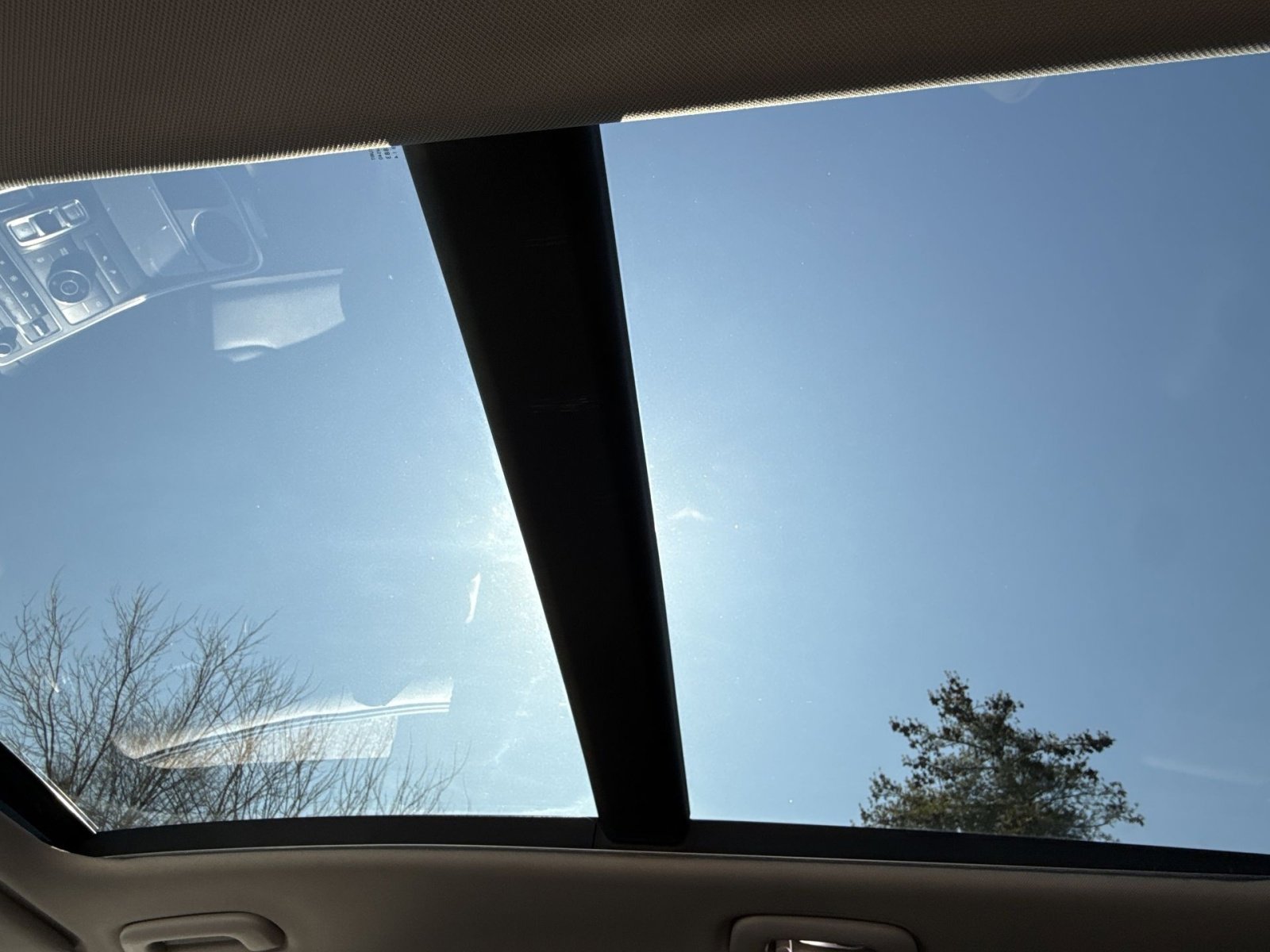 Certified 2023 Hyundai Santa Fe SEL w/ Premium Package image 24